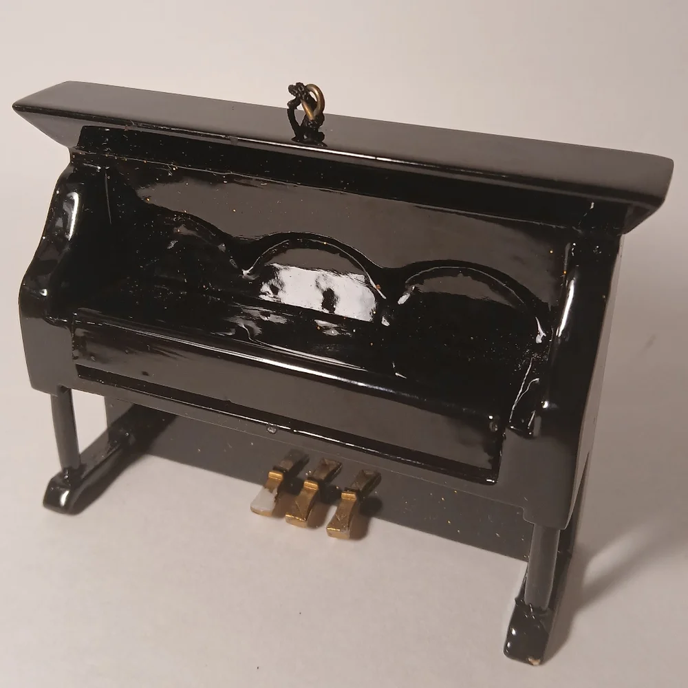Wooden Black Up Right Realist Piano Xmas Ornament